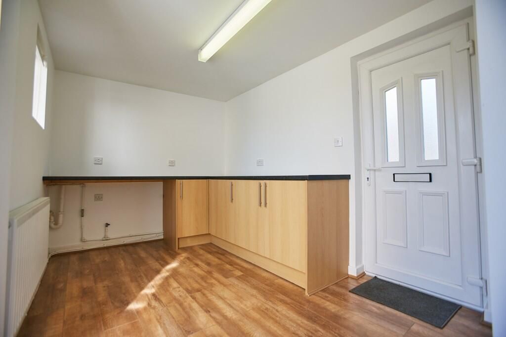 Property photo 3 of 28