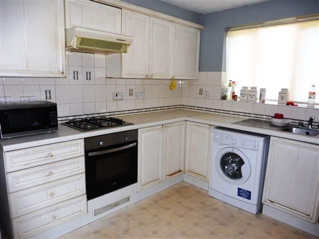 Property photo 3 of 5 Kitchen