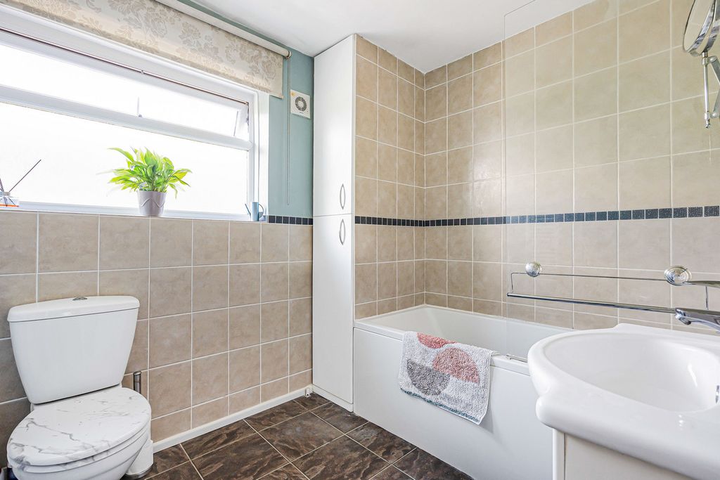 Additional image 12 of 3 bed bungalow for saleBroadwater Road, Twyford RG10