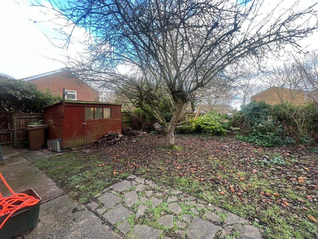 Property photo 3 of 13 3 Garden