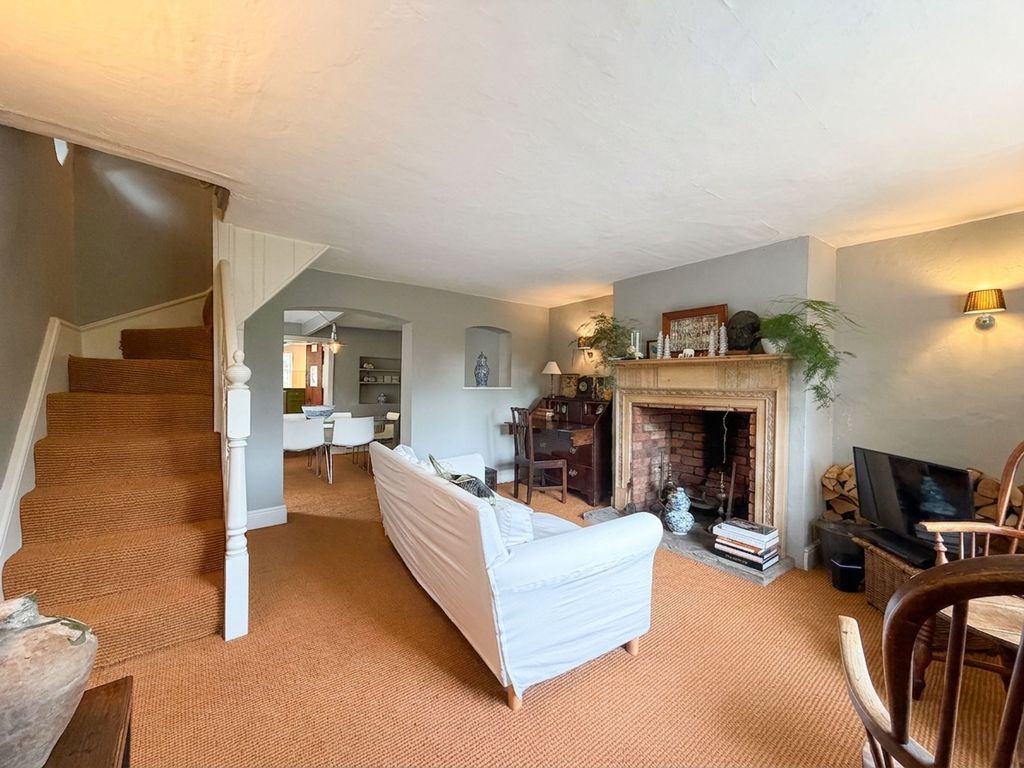 Property photo 2 of 23