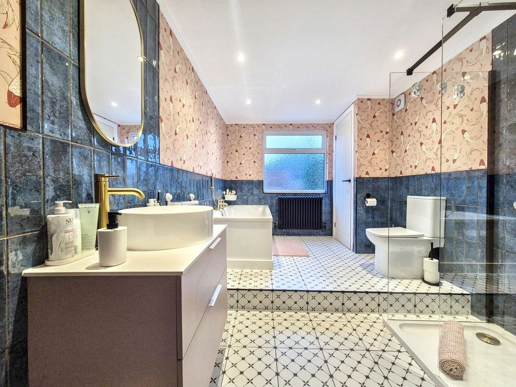 Property photo 3 of 26