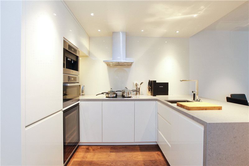 Property photo 2 of 7 Kitchen