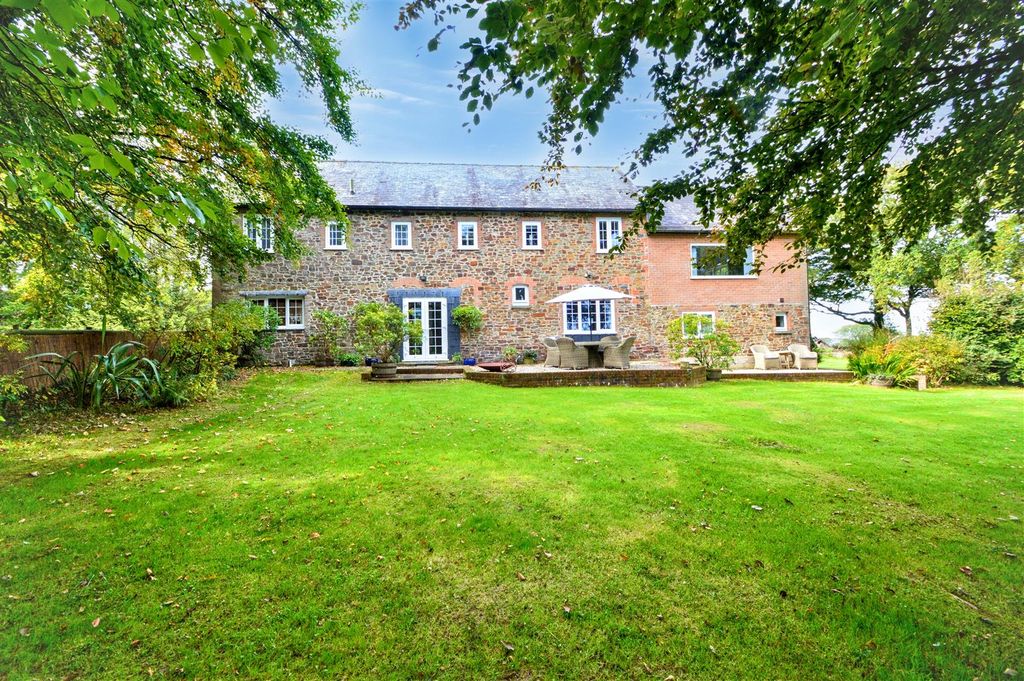 Property photo 2 of 58 Bennetts Court