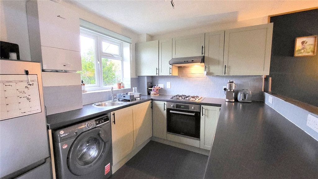 Property photo 3 of 9 Picture 3