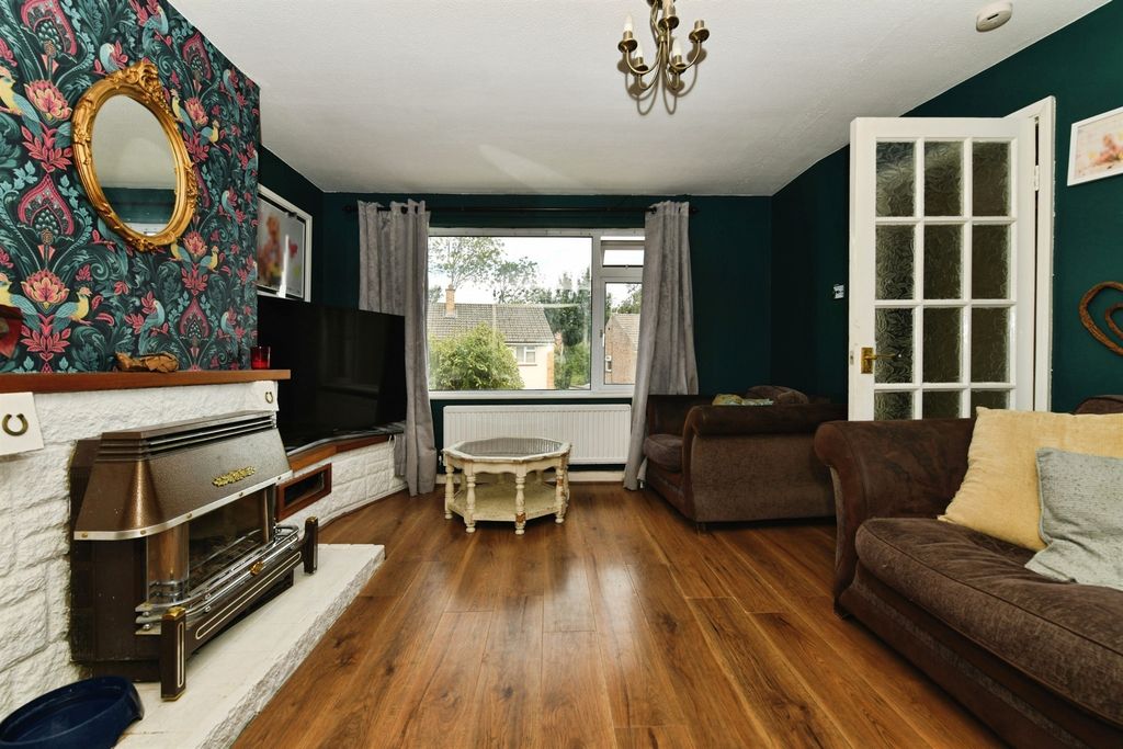Property photo 2 of 18