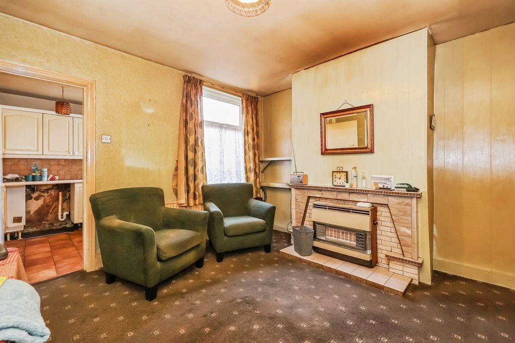 Property photo 3 of 11 Pbox-Img.Jpg