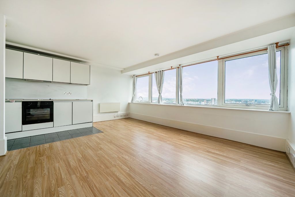 Property photo 2 of 11 5453695