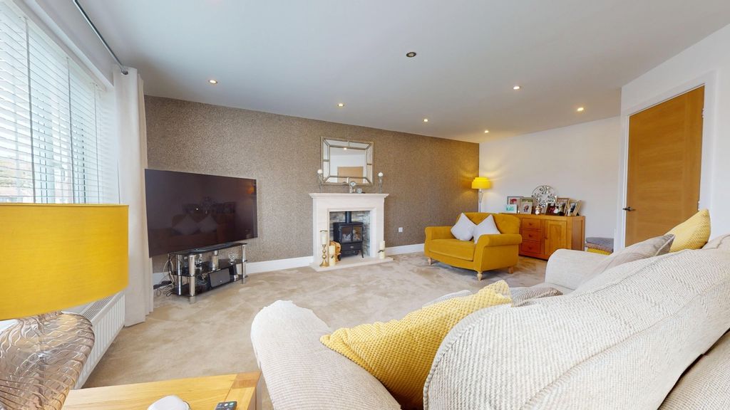 Property photo 3 of 51 4383474