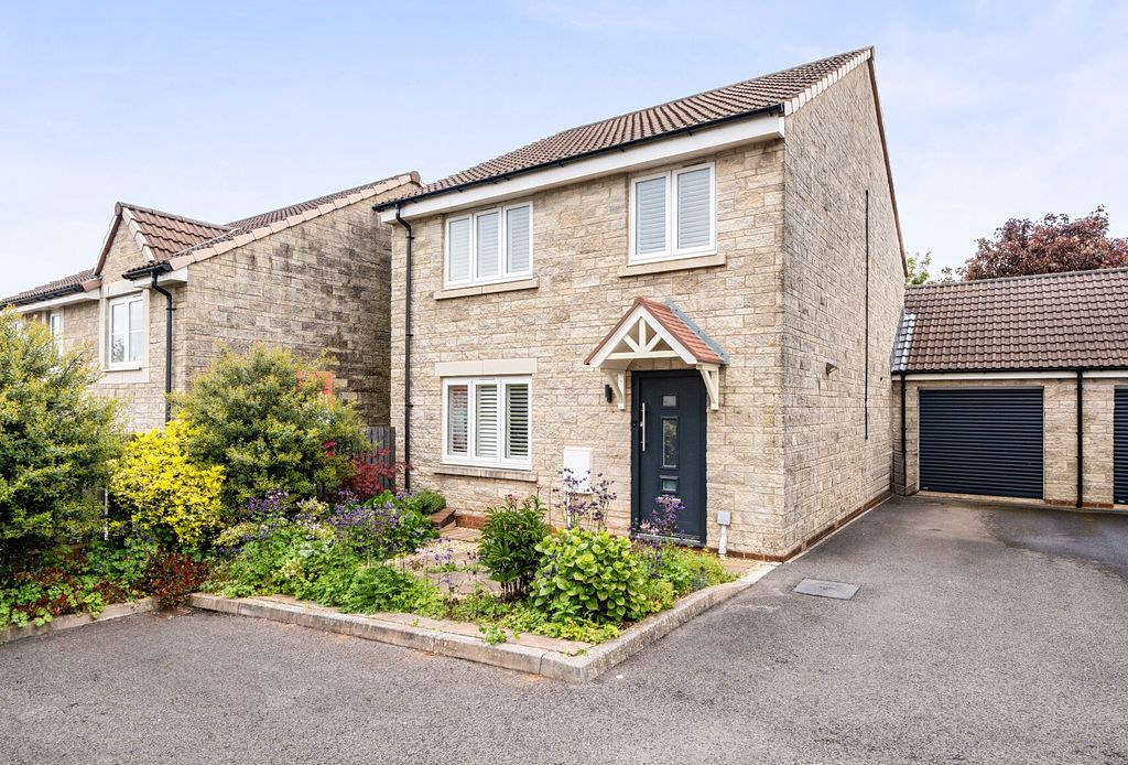 Property photo 1 of 19 1464106-1-6A05F67...