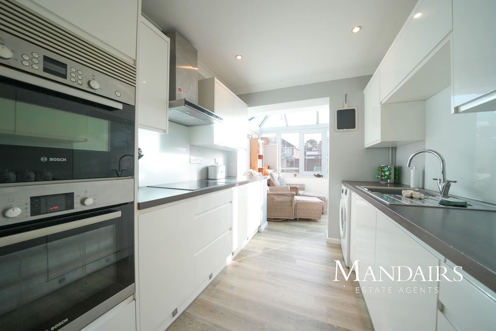 Property photo 2 of 23