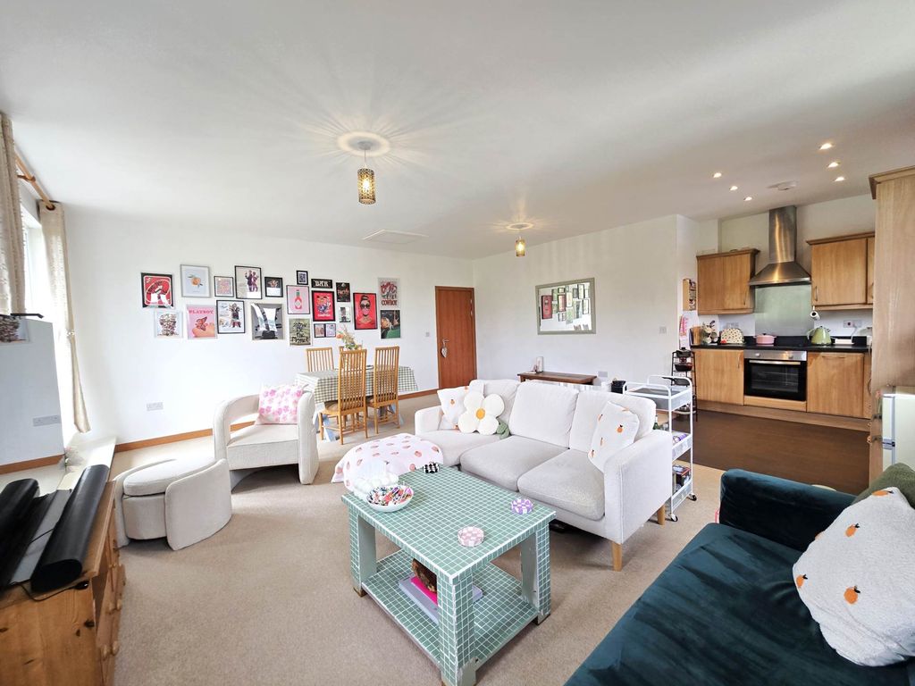 Property photo 3 of 14