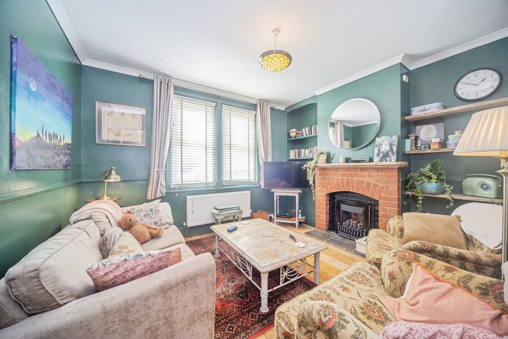 Property photo 2 of 16 Photo