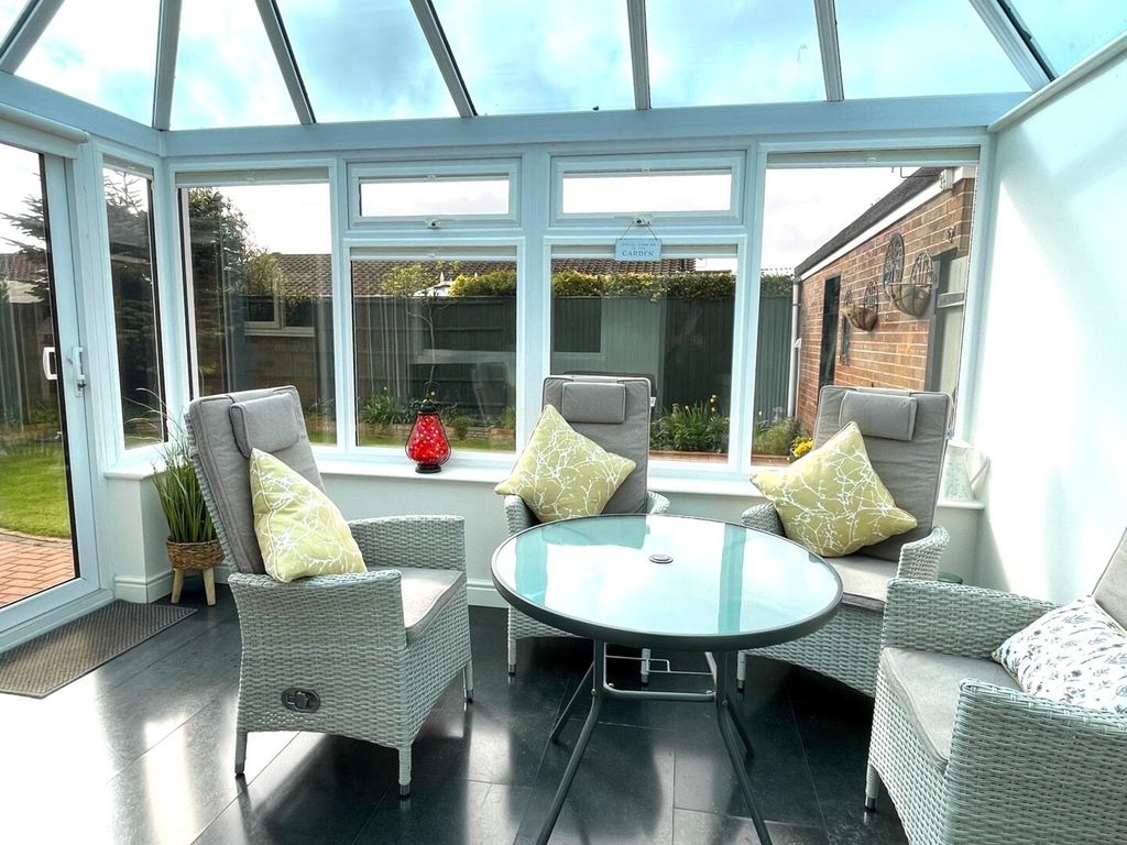 Property photo 3 of 23 Conservatory