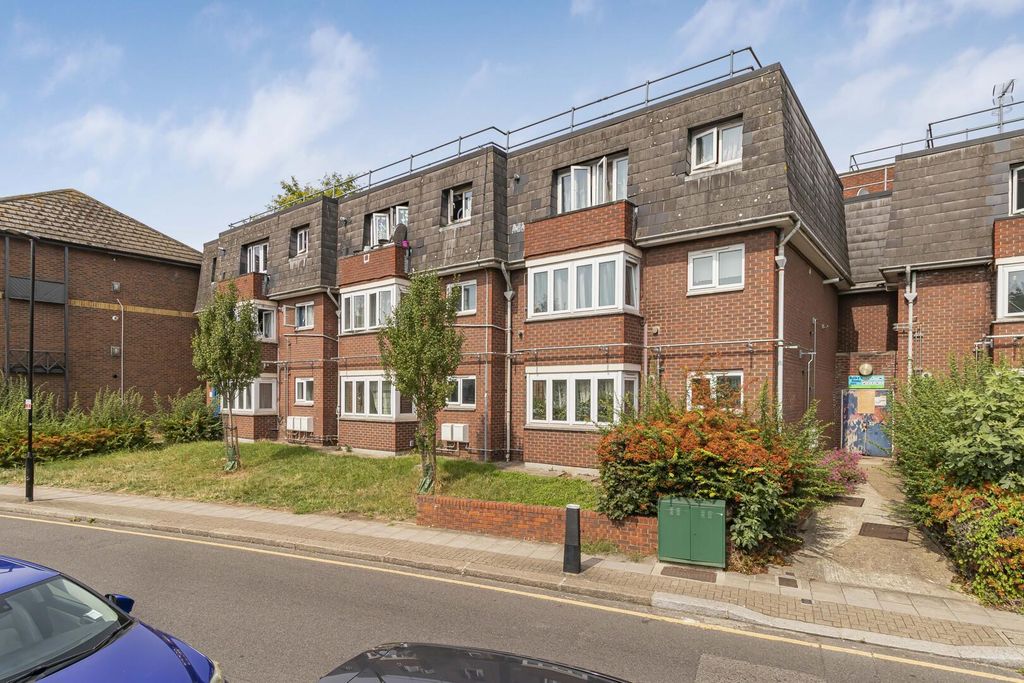 Property photo 2 of 15 Front (Exterior)