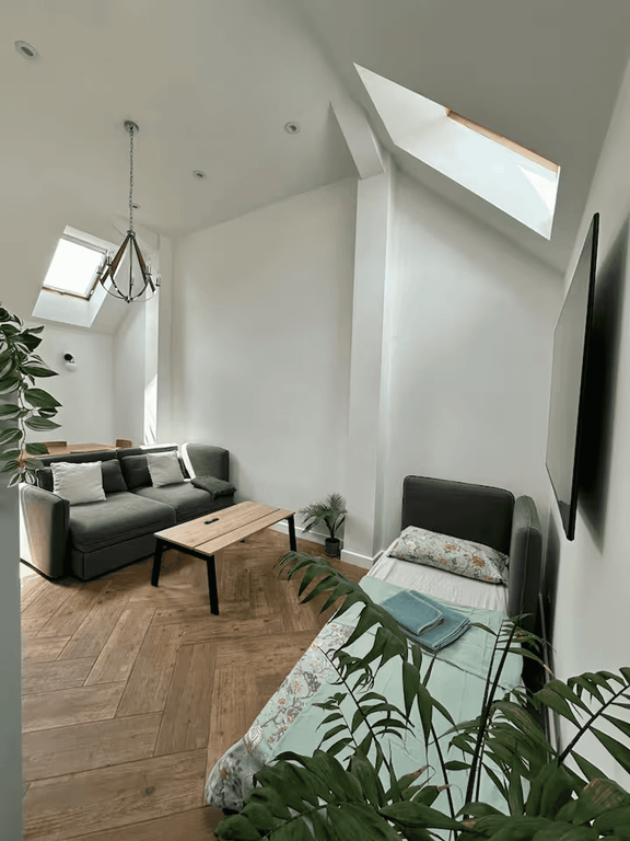 Property photo 3 of 12