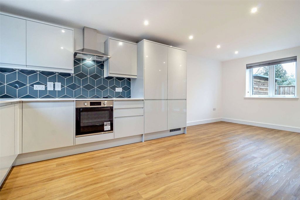 Property photo 2 of 12 Kitchen