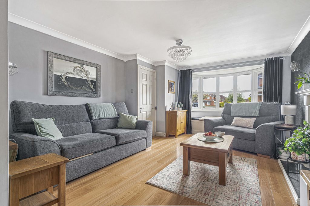 Property photo 3 of 34