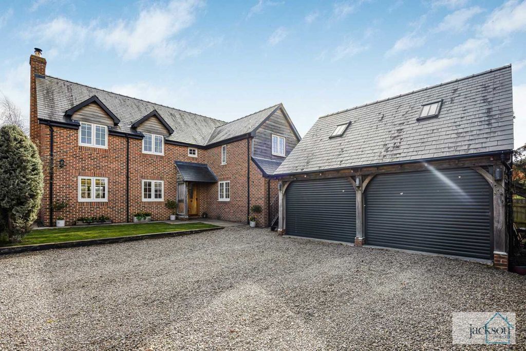 Property photo 1 of 33 39_75672_Watermarked