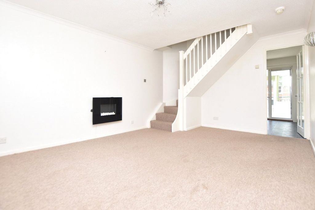 Property photo 3 of 12 Living Room