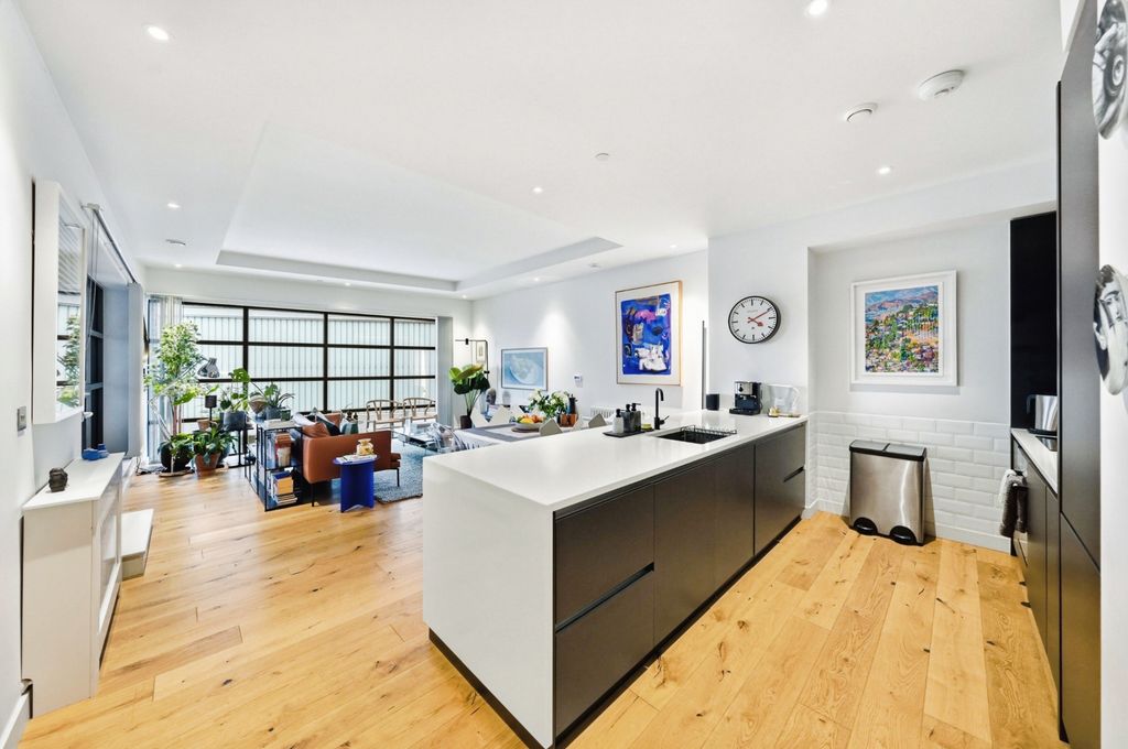 Property photo 3 of 27 Photos-28