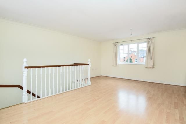 Property photo 2 of 8 Living Space