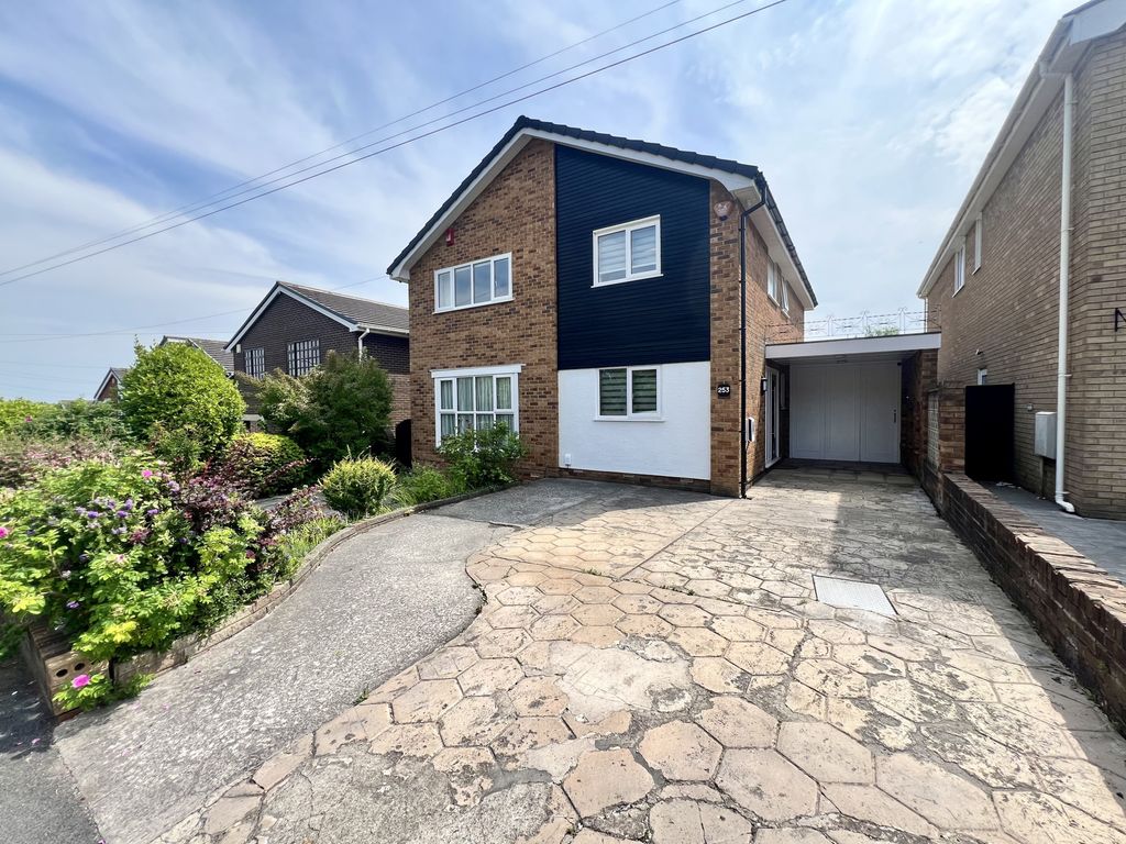 Property photo 1 of 32