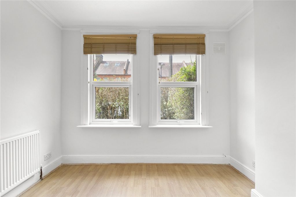 Property photo 3 of 14 Picture No. 06