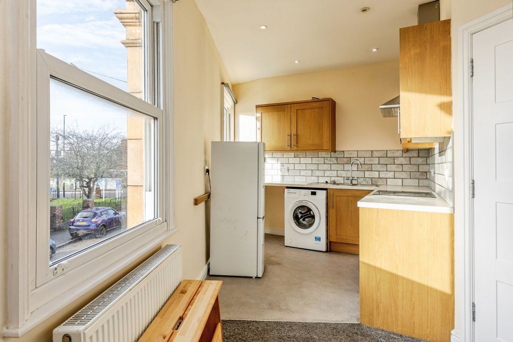 Property photo 3 of 13 Pbox-Img.Jpg