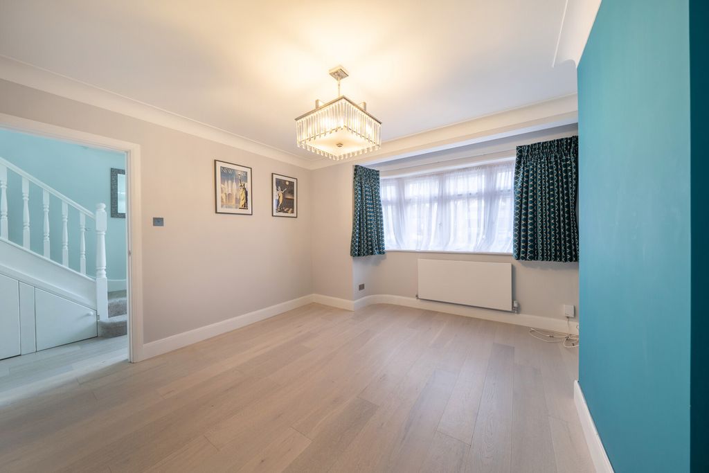 Property photo 3 of 20 1434873-3-69Ccf68...