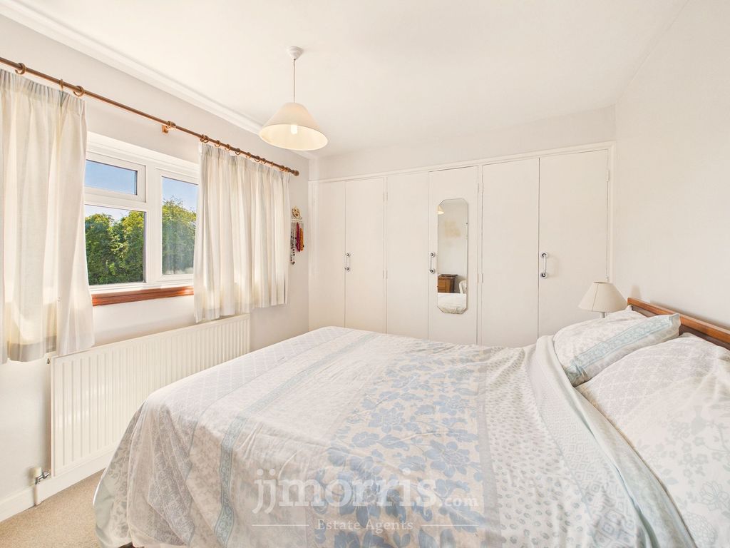 Property photo 3 of 32