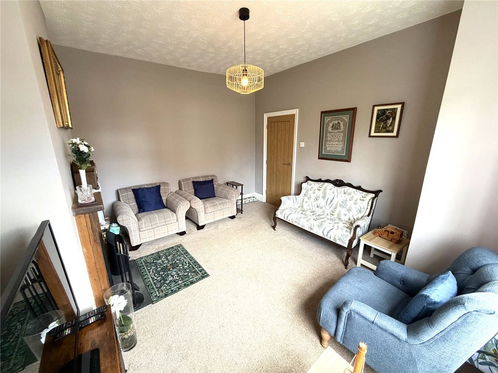 Property photo 2 of 14 Picture No. 02