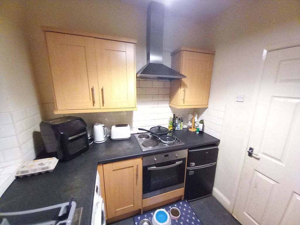 2 bed flat for saleCheapside, Spennymoor, County Durham DL16 photo 4