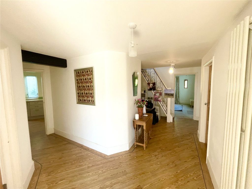 Property photo 2 of 22 Picture No. 25