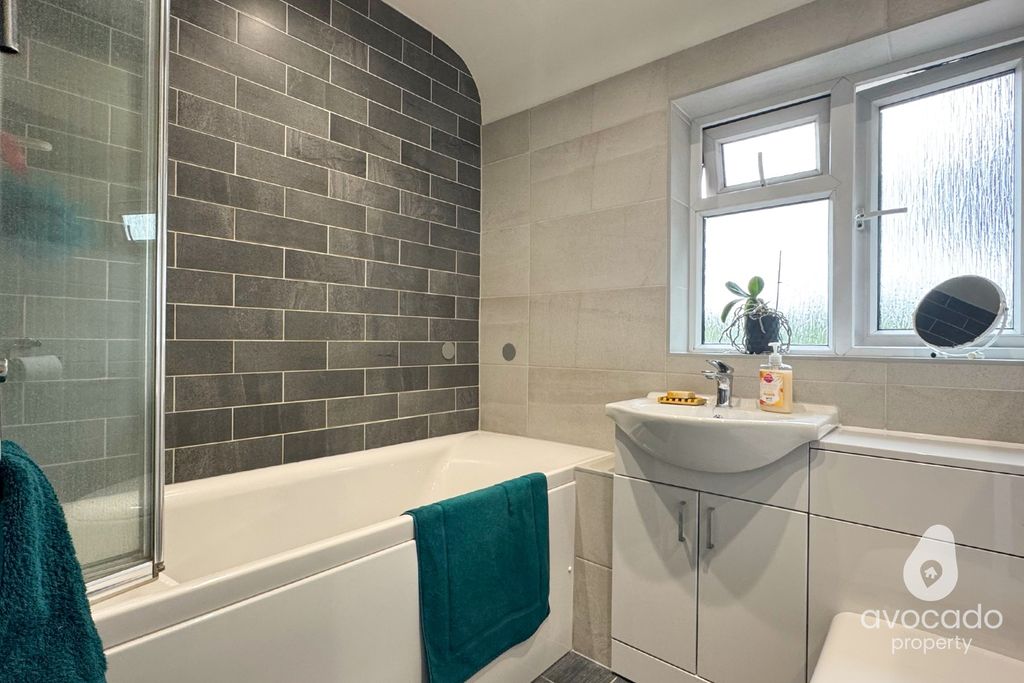 Property photo 2 of 14 4329864