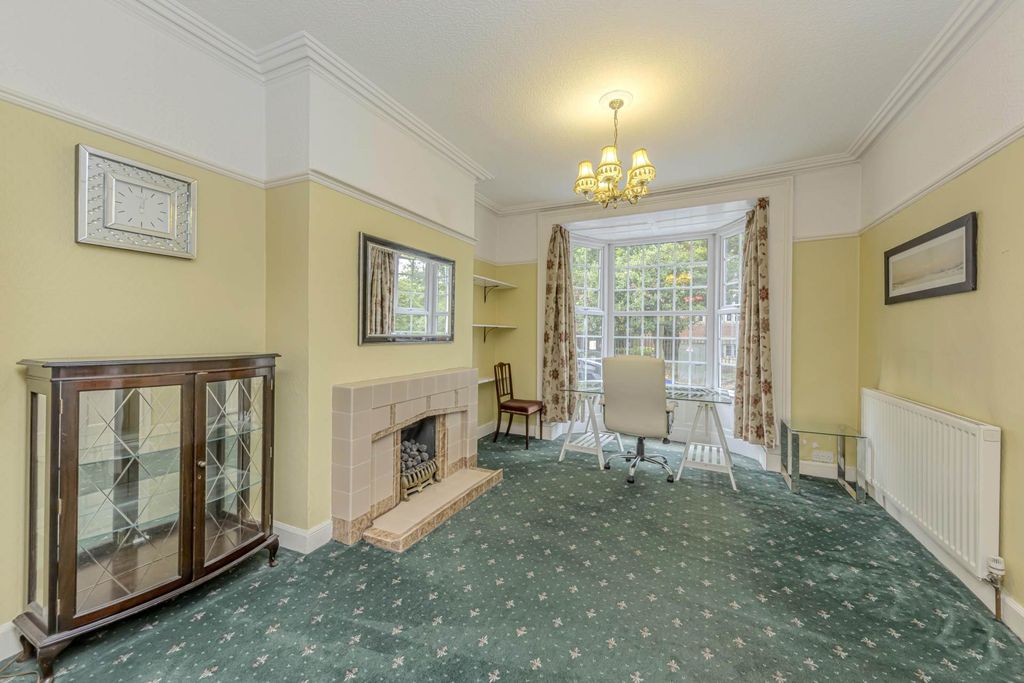Property photo 3 of 31