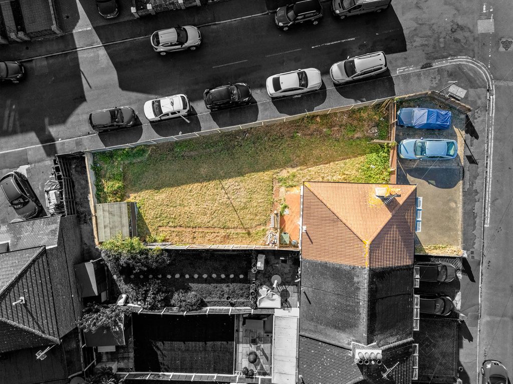 Property photo 3 of 23