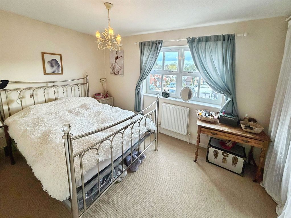 Property photo 3 of 11 Bedroom 1