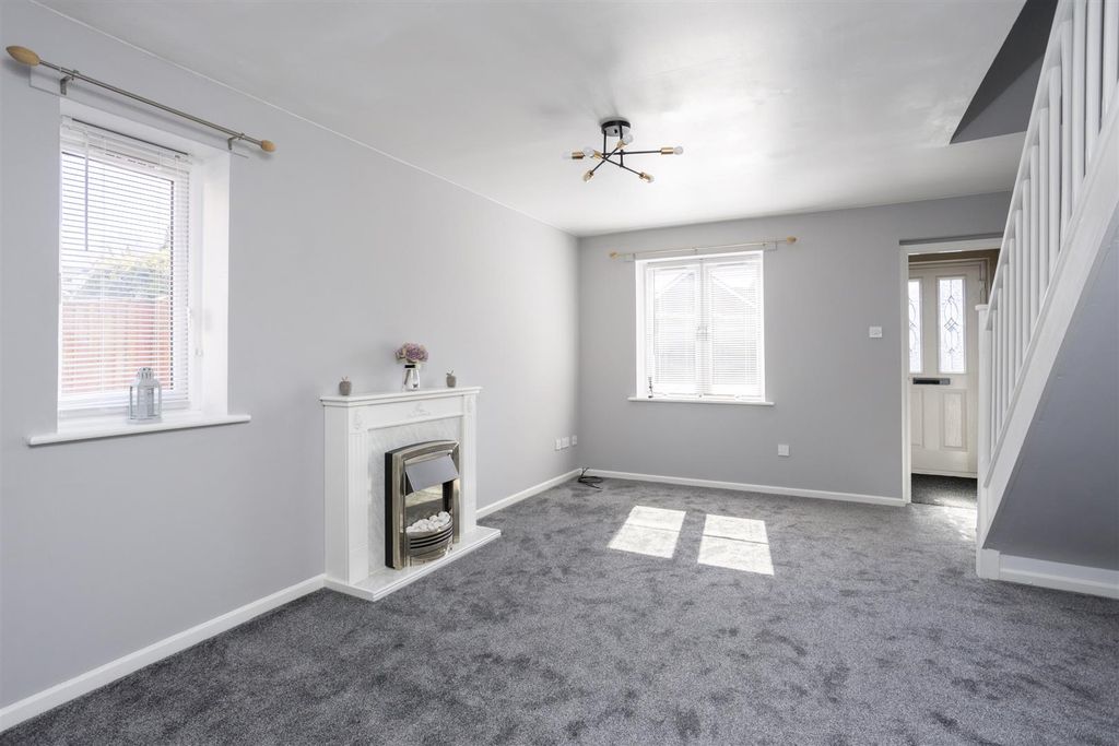 Property photo 3 of 24 2_Ryngwoode_Drive_17.Jpg