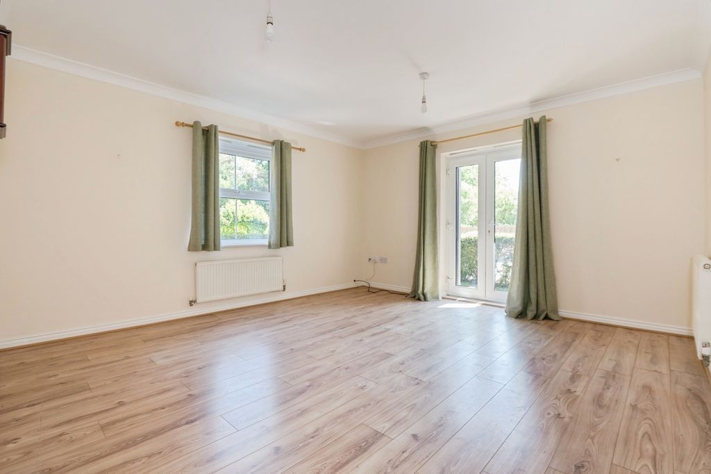 Property photo 2 of 17 Photo