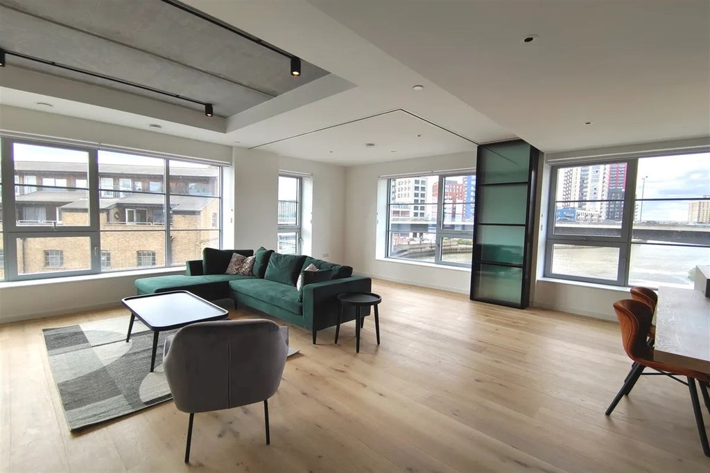 Property photo 3 of 11 Open Plan