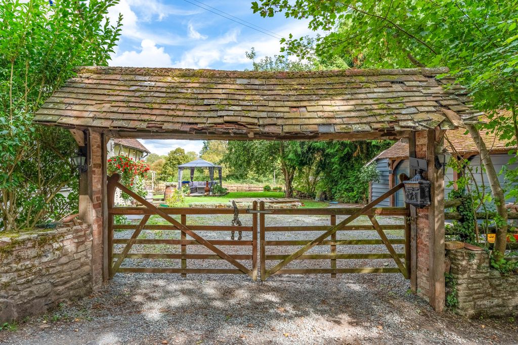 Property photo 3 of 33