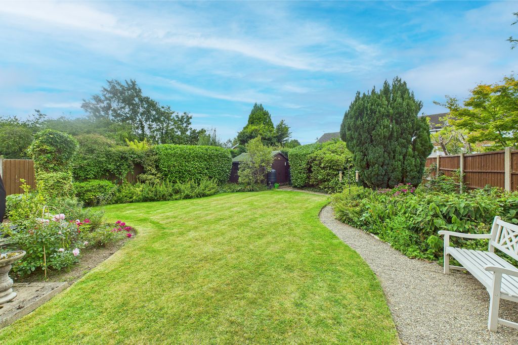 Property photo 2 of 20 Garden