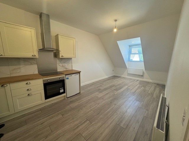 Property photo 2 of 11 Reception/Kitchen