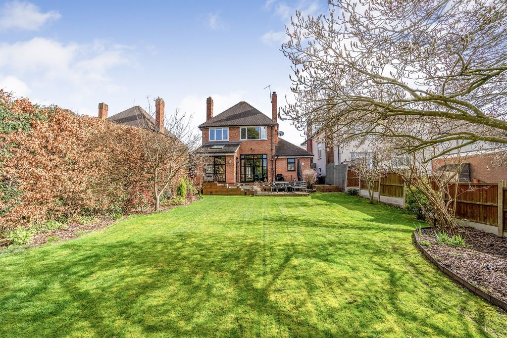 Property photo 2 of 20