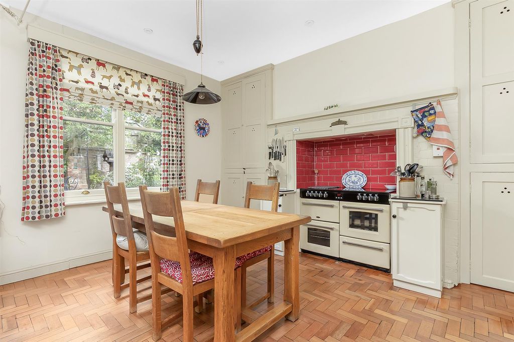Property photo 3 of 30 Kitchen