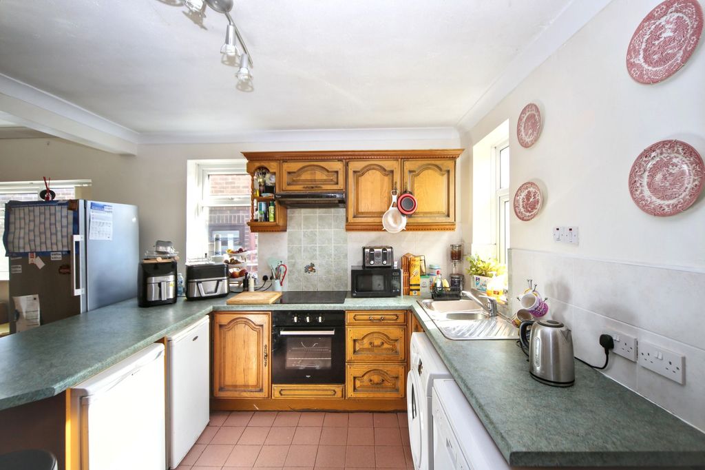 Property photo 3 of 24