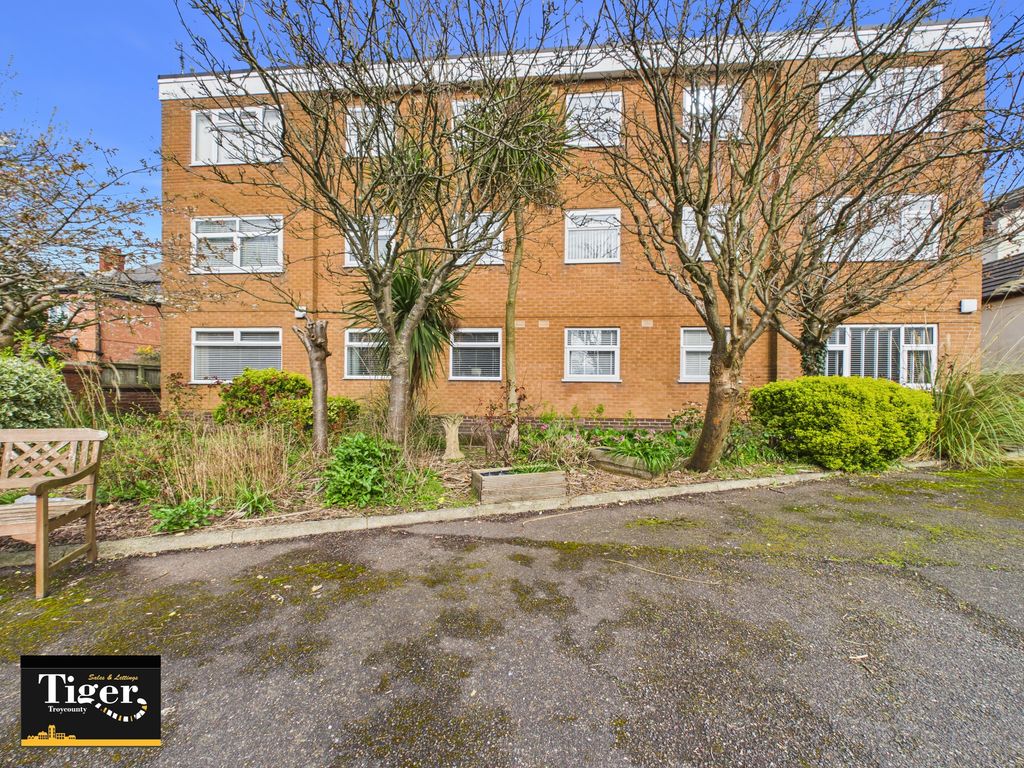 Property photo 1 of 12 Cam01931G0-Pr0347-Still004