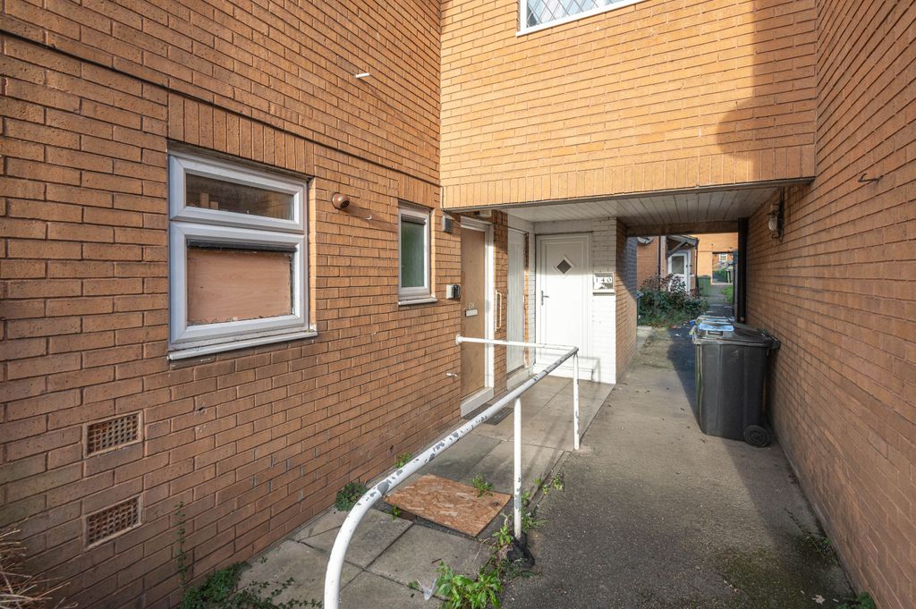 Additional image 13 of 2 bed flat for saleHeckmondwike Road, Dewsbury WF13