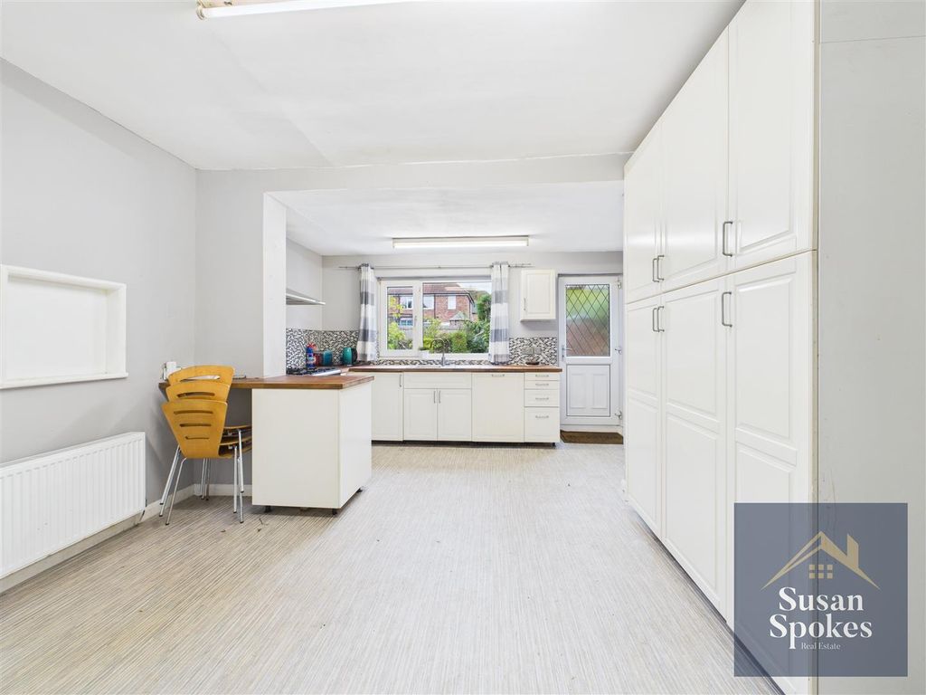 Property photo 3 of 21 Cam01858G0-Pr0194-Still011.Jpg